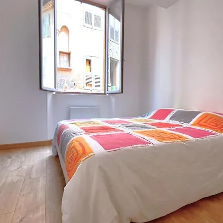 1br In Historic Center Of - Benakey *